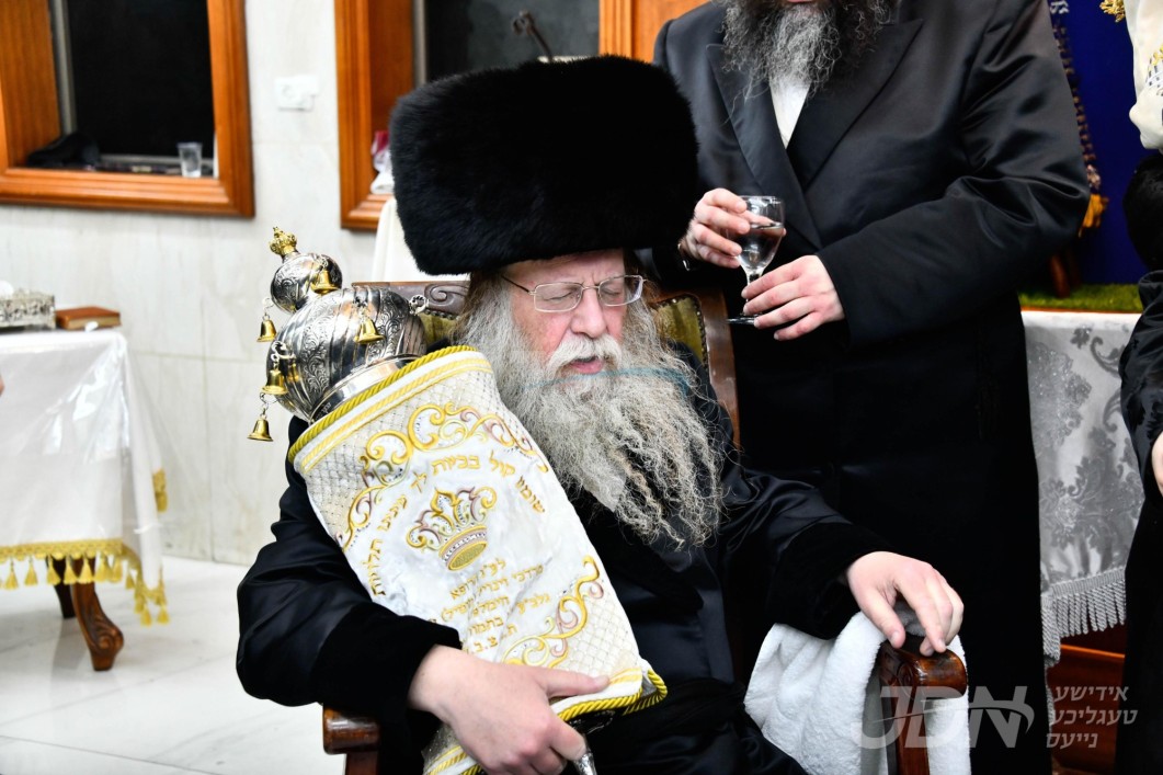 סוכות אין חצר הקודש קאזמיר