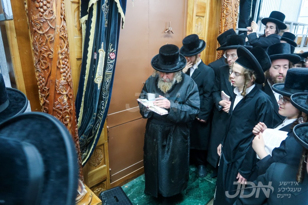 תשעה באב אין חצר הקודש ראחמיסטריווקא