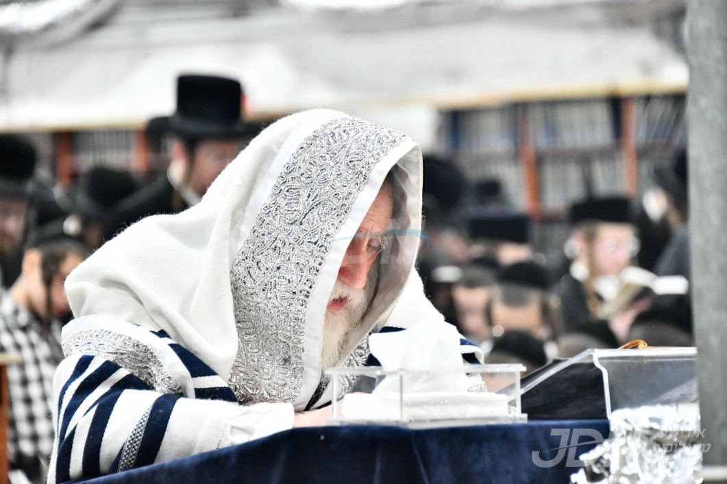 א&#039; סליחות אין חצר הקודש מחנובקה בעלזא