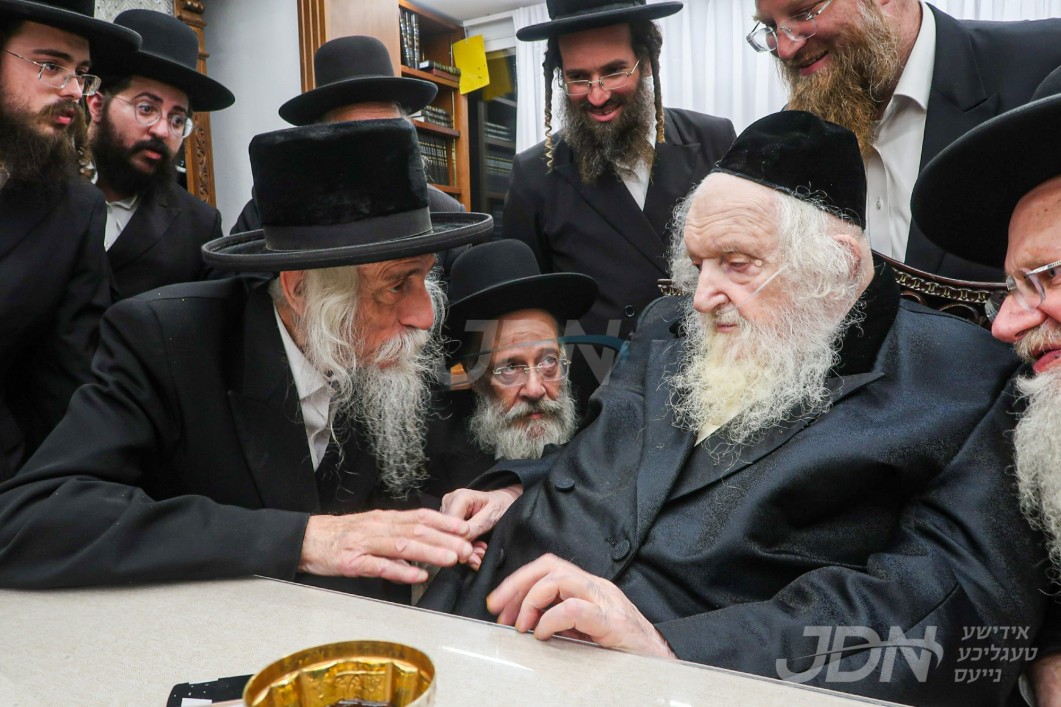 האדמו&quot;ר מסטריקוב באזוכט ביים פוסק הדור מרא דארעא קדישא