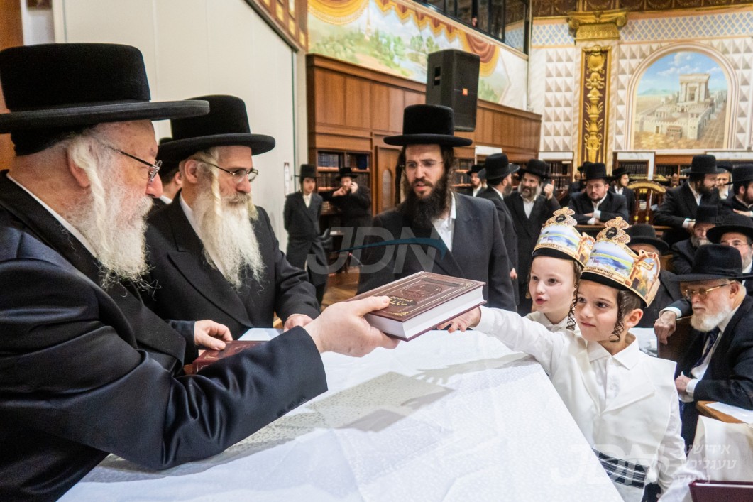 חומש סעודה אין תלמוד תורה וויען אין וויליאמסבורג