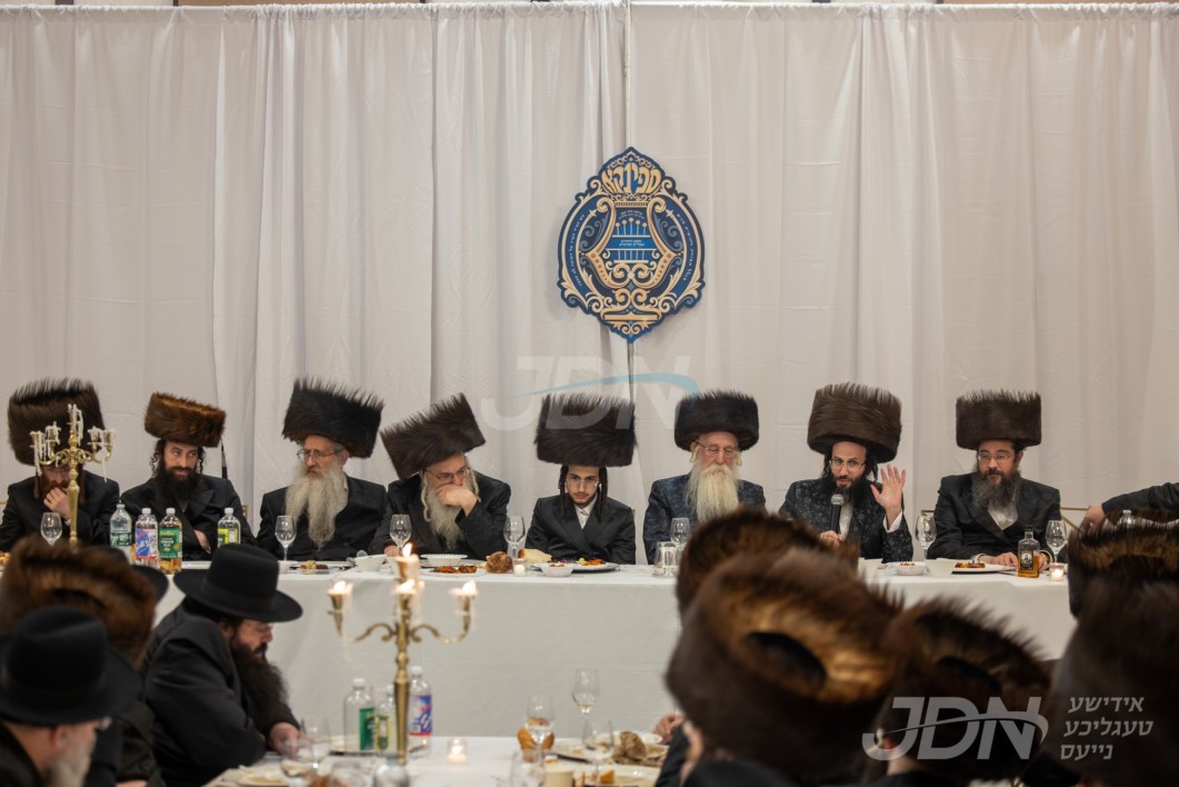 שמחת השבע ברכות דורך קהילת ספינקא אין לעיקוואד פאר החתן בן אבד&quot;ק ספינקא לעיקוואד בן האדמו&quot;ר מספינקא