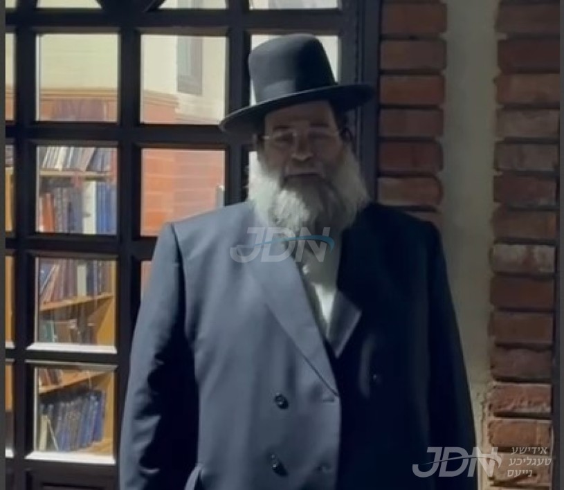 הרב נפתלי הערש צאהלער הי&quot;ו איז מתפלל ביים ציון הק&#039; פון הרה&quot;ק רבי ישעי&#039;לע קערעסטירער זי&quot;ע, און רעדט איבער די געוואלדיגע זכותים פון ארויסהעלפן די אייניקלעך פון הרה&quot;ק רבי ישעי&#039;לע