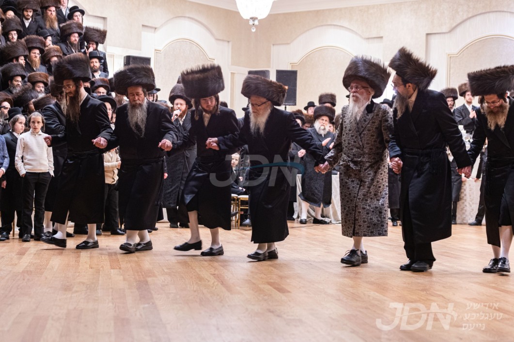 שמחת החתונה בבית אמונת ישראל - תולדות יהודה סטוטשין - סערדאהעלי - שבט הלוי - גארליץ