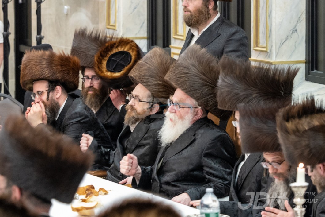 שמחת השבע ברכות פון אן אייניקל פון האדמו&quot;ר מראחמיסטריווקא פון לעיקוואד