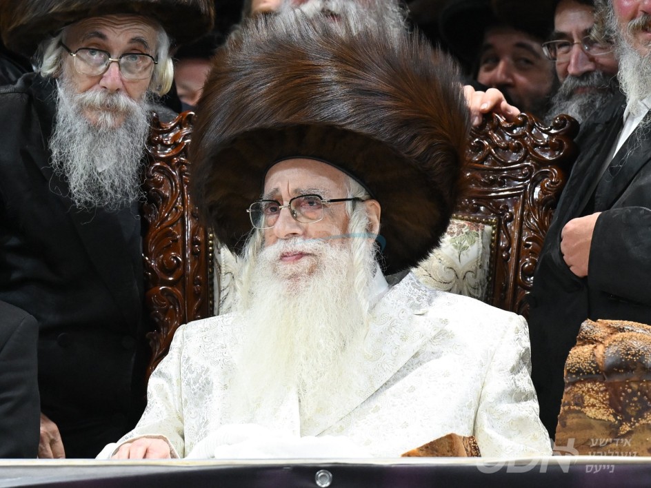 הנה מלכך יבוא: האדמו&quot;ר מצאנז וועט ארויספארן קיין אמעריקע אין חודש טבת הבעל&quot;ט, און פראווענען א גרויסע שבת מיט כלל חסידי צאנז אין אמעריקע