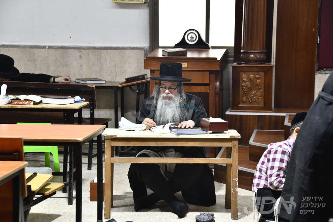 תשעה באב אין חצר הקודש קודינוב