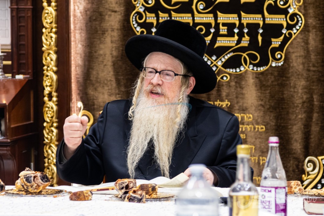 יארצייט פון הרה"ק בעל בני יששכר זי"ע ביי האדמו"ר מבלאזוב ריבאטיטש