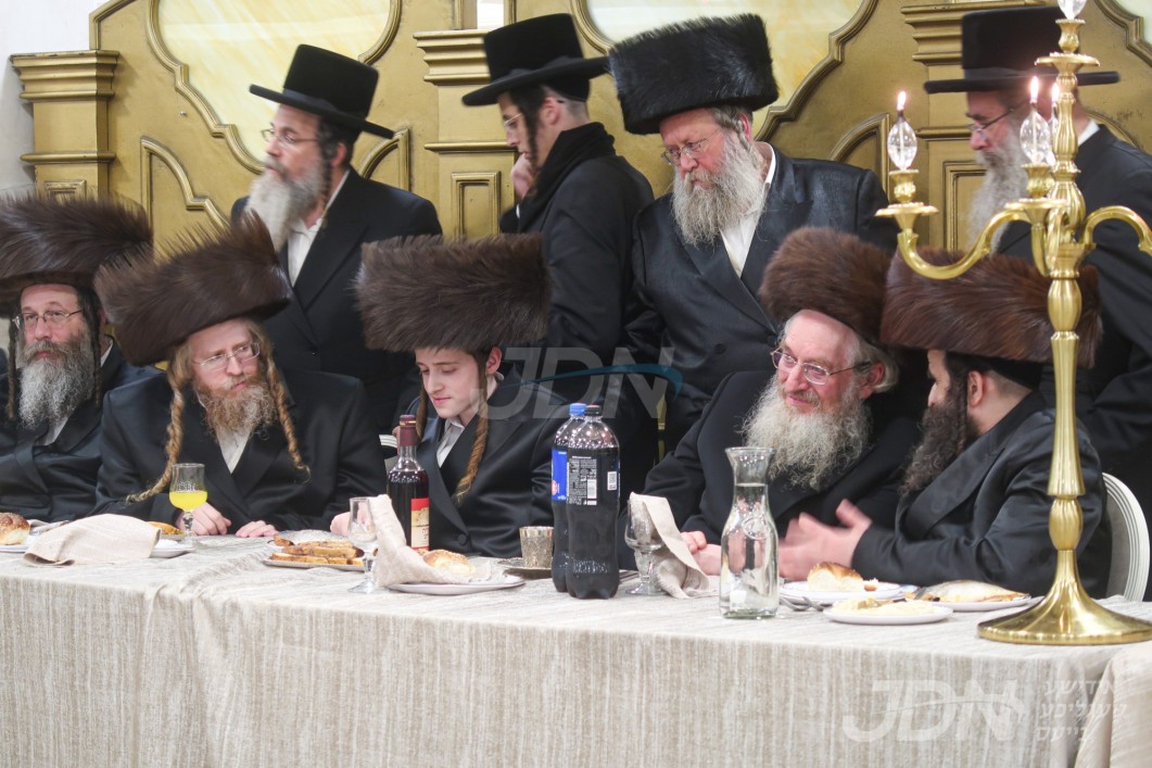 שמחת השבע ברכות פון אן אייניקל פון האדמו"ר מקארלין סטאלין