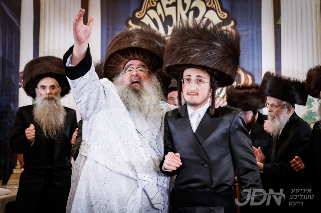 שמחת החתונה פון החתן יונגסטן קינד פון האדמו&quot;ר מסקאליע מיט הכלה בת הרה&quot;ג ר&#039; אליעזר שטערנבוך ר&quot;מ בישיבת כרם שלמה ד&#039;באבוב און אייניקל פון הגה&quot;צ דומ&quot;ץ באבוב