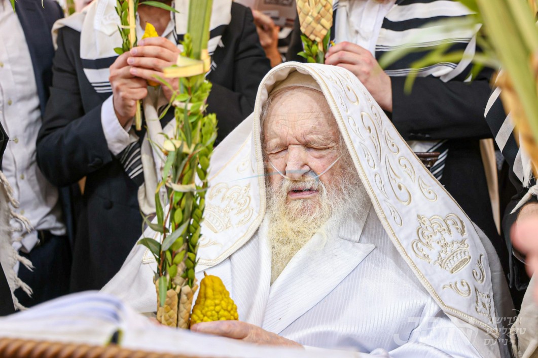 סוכות ביים פוסק הדור מרא דארעא קדישא