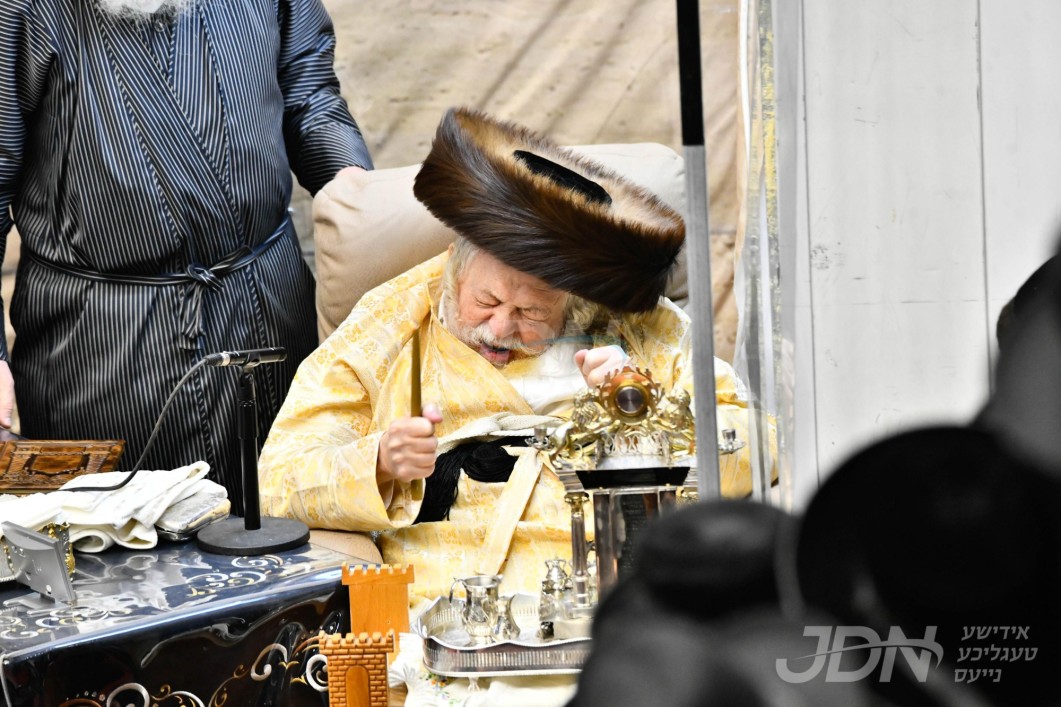חנוכה אין חצר הקודש תולדות אברהם יצחק