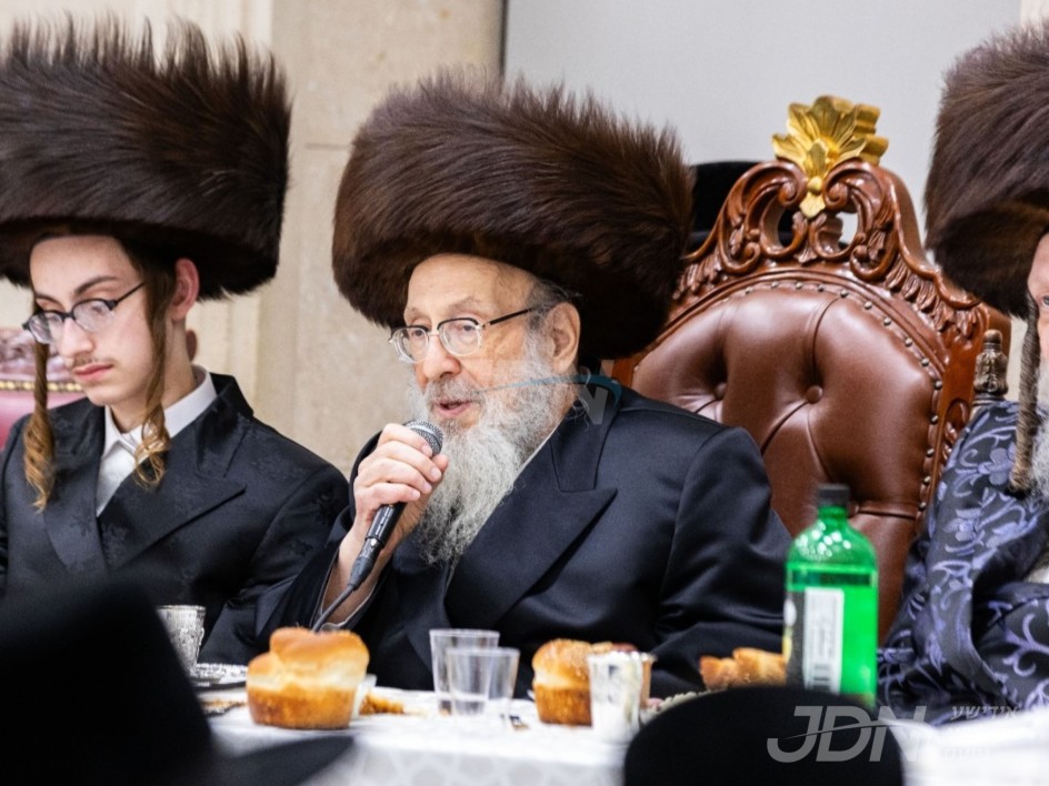 האדמו&quot;ר מספינקא שפיטאליזירט מיט א שווערע לונגען אנטצינדונג