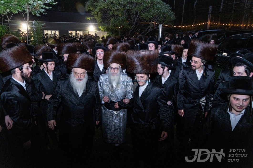 האדמו&quot;ר מצאנז קלויזענבורג בימי הקיץ במעון קדשו נעבן מחנות הקיץ דחסידי צאנז קלויזענבורג אין וואדבורן