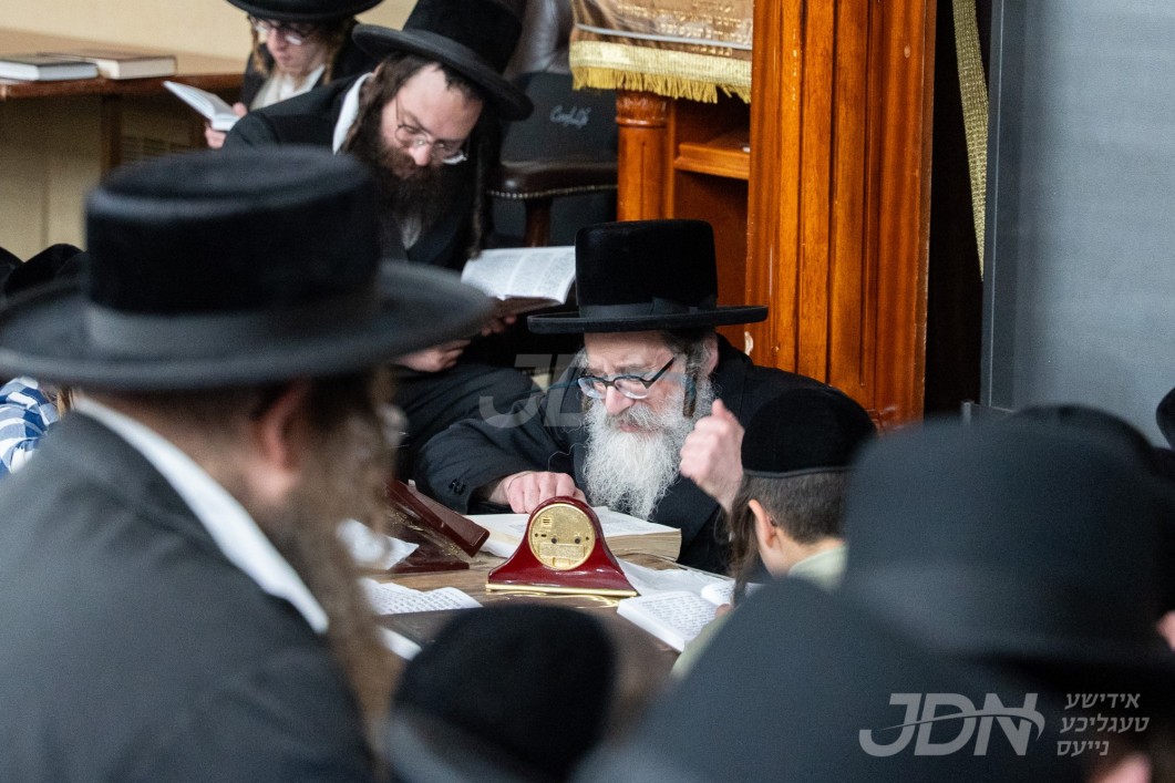 תשעה באב אין חצר הקודש סקולען פון מאנסי