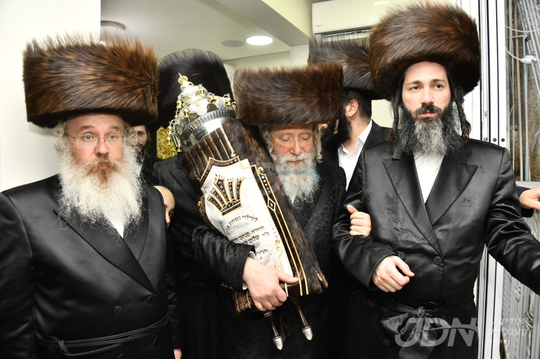 הכנסת ספר תורה צו ביהמ&quot;ד ערלוי אין בני ברק