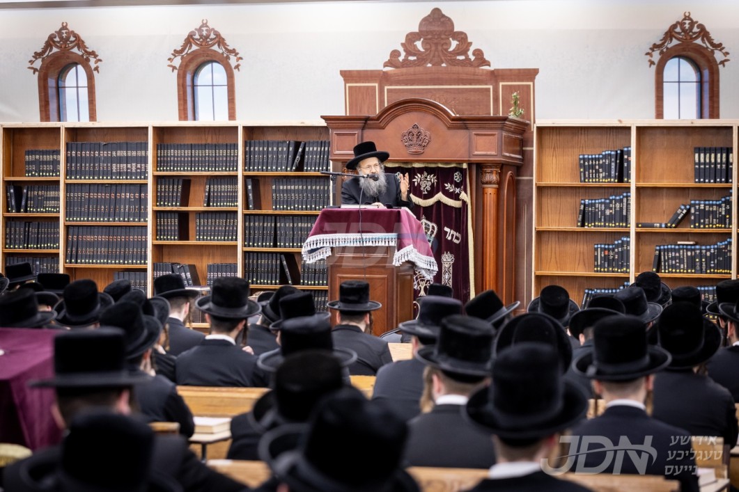 האדמו&quot;ר מבאבוב-45 ביים פתיחת הזמן פאר די תלמידי המתיבתא