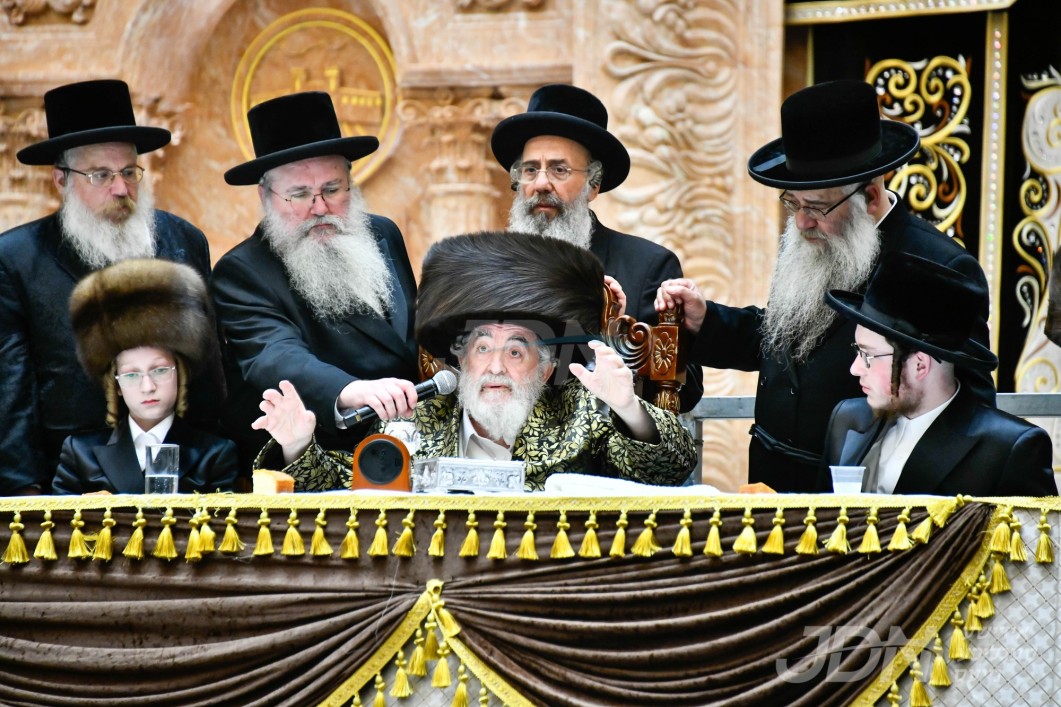 האדמו&quot;ר מוויזניץ וועט מארגן ארויספארן קיין דייטשלאנד לצרכי רפואה, פערזענליכע בקשה פונעם רבי&#039;ן פאר די חסידים צו דאווענען לרפואתו