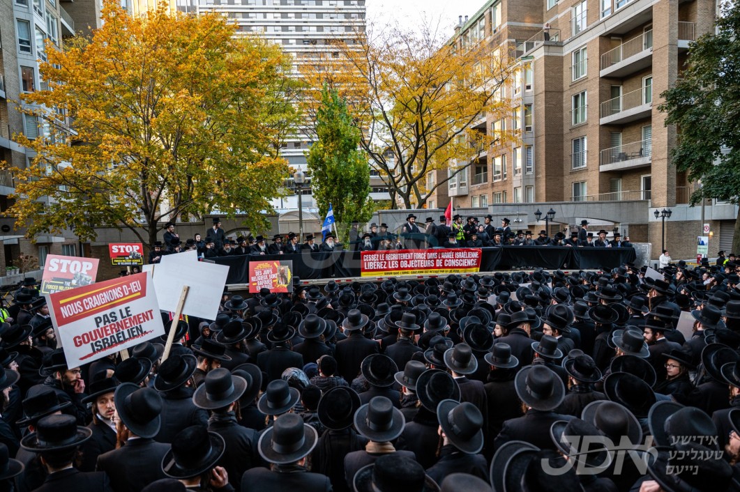 מלחמתה של תורה: גרויסארטיגע עצרת מחאה פארגעקומען אין מאנטריאל קאנאדע, במעמד אלפי ישראל און גדולי רבני העיר