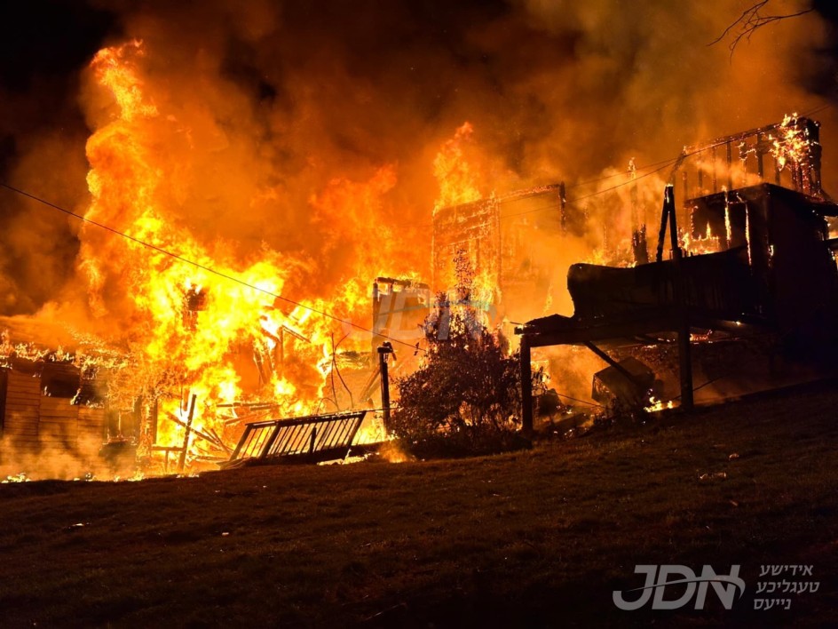 העלישע פייער פארניכטעט עטליכע געביידעס אין מחנה קאליש אין די קעטסקילס