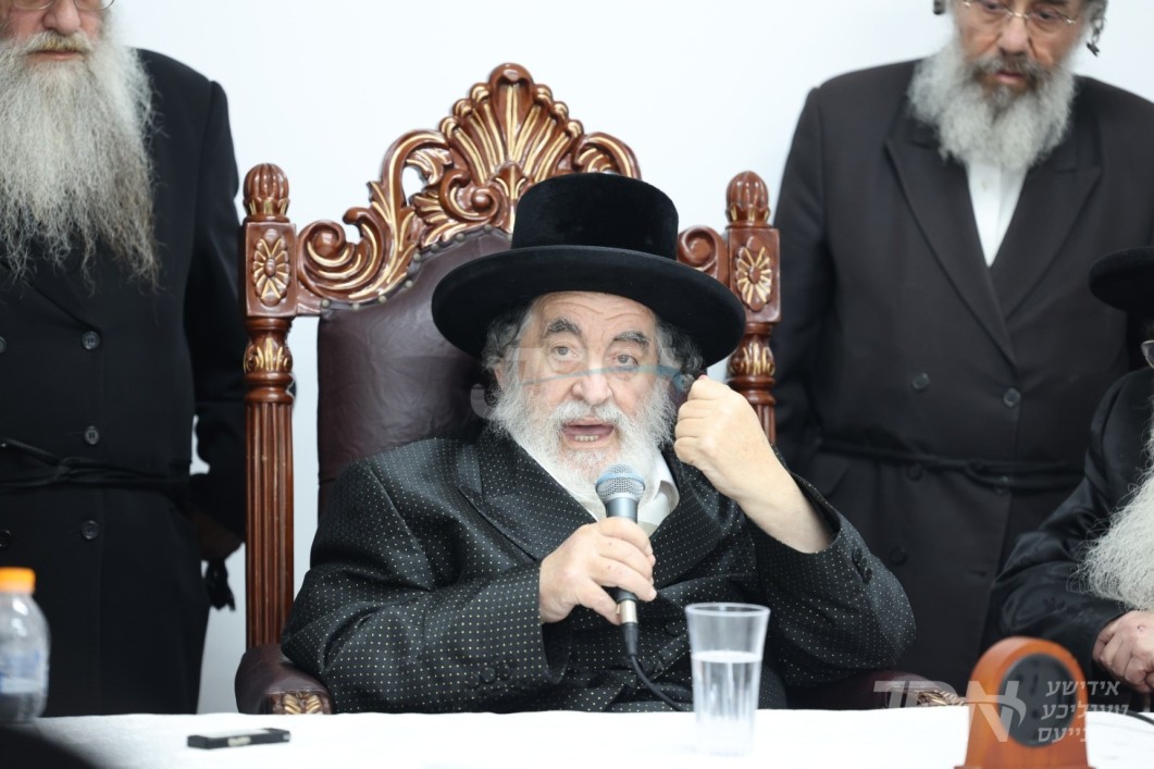 האדמו&quot;ר מוויזניץ פאררופט אסיפת חירום אויף היינט נאכט אוועקצושטעלן א פעסטע יסוד פארן עולם התורה