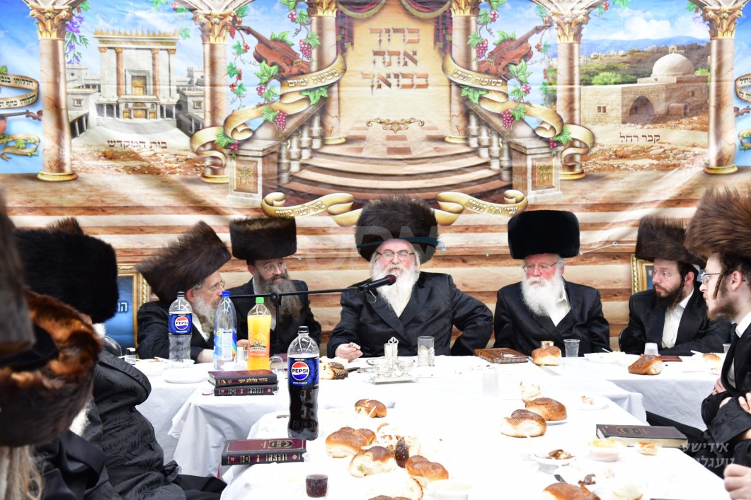 סוכות אין חצר הקודש ביאלא רמת אהרן