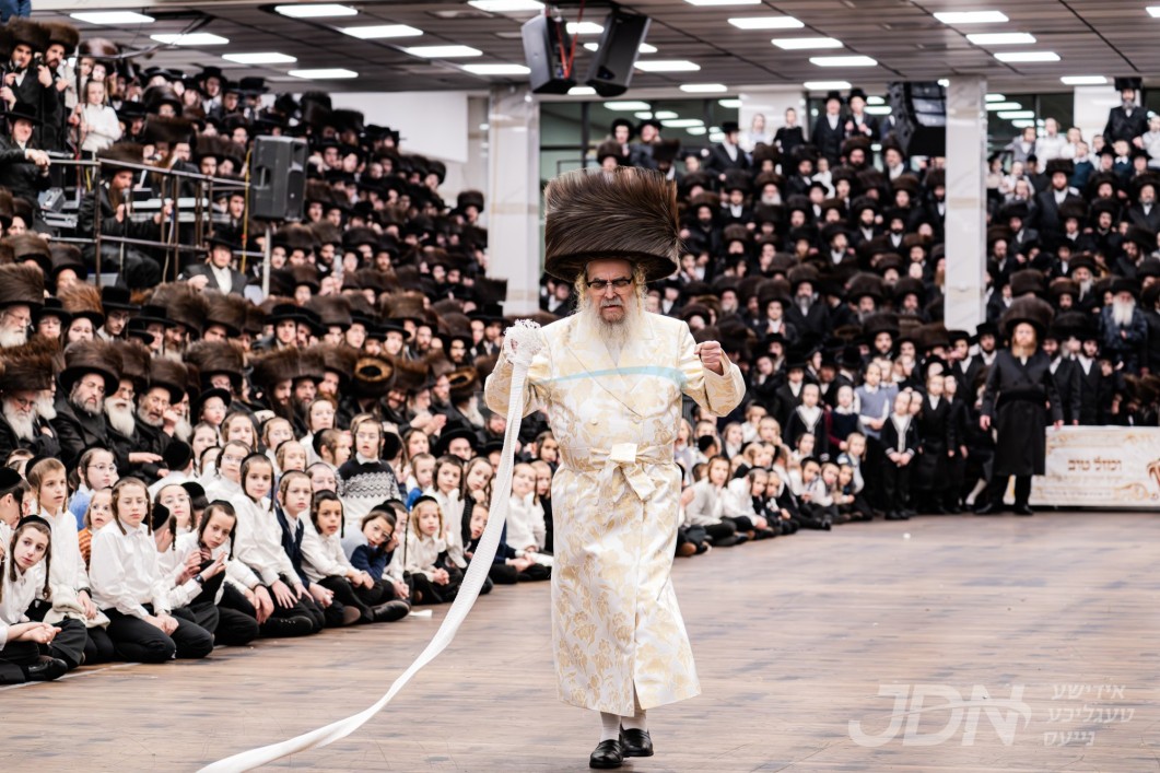 שמחת החתונה פון אן אייניקל פון האדמו"ר מסאטמאר