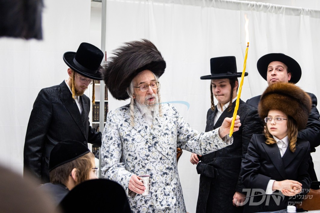 האדמו&quot;ר מקאסאן מוצש&quot;ק אין בארא פארק לרגל די שמחת האויפרוף פון אן אייניקל