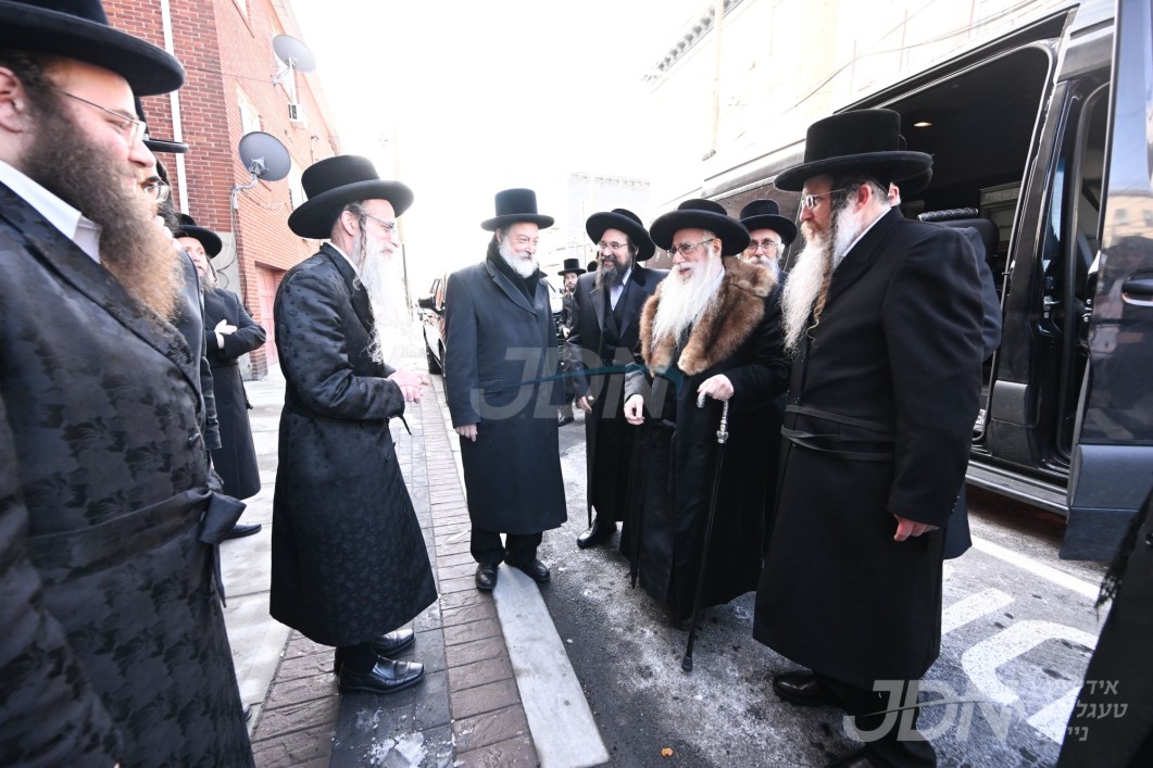 האדמו"ר מצאנז באזוכט אין יוניאן סיטי