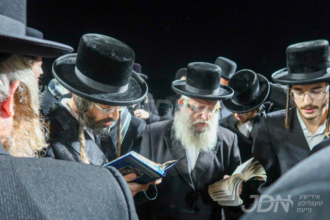 יארצייט פון הרה&quot;ק בעל בת עין זי&quot;ע ביי האדמו&quot;ר מזוועהיל אין צפת