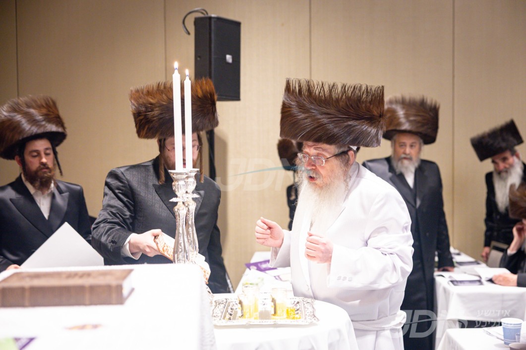 היסטארישער מלכות&#039;דיגער שבת המייסדים אפגעראכטן געווארן דורך איגוד מוסדות טאהש ניו יארק בצלא דמהימנותא פון כ&quot;ק אדמו&quot;ר מטאהש שליט&quot;א פאר נגידים און פילאנטראפן פטרוני המוסדות