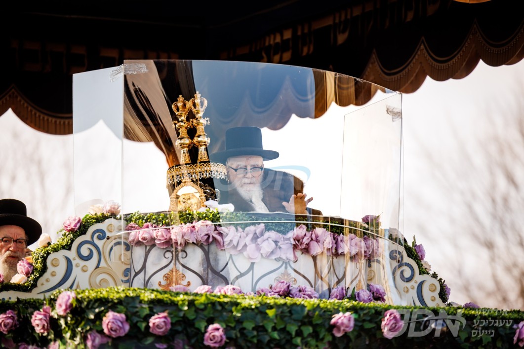 לשנה אחרת קבעום: גרויסארטיגע חגיגה וועט פארקומען בחצר הקודש סקווירא, אפצוצייכענען א גאנצע יאר צום היסטארישן הכנסת ספר תורה