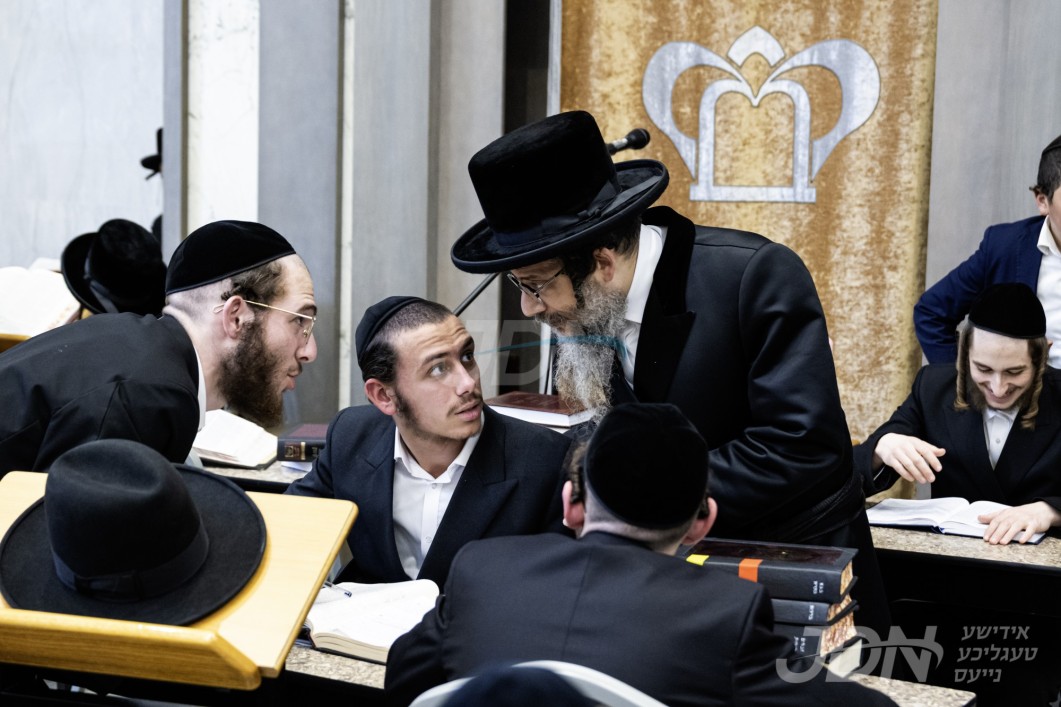 סדר לימוד חמש שעות רצופות אויף שבעה עשר בתמוז אין חצר הקודש סקולען לעיקוואד‎