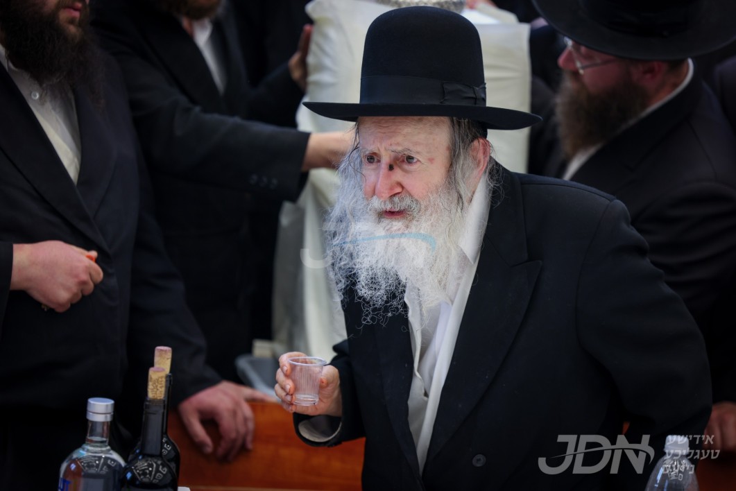 יארצייט פון הרה&quot;ק רבי שמעון שלום מאמשינוב זי&quot;ע ביי האדמו&quot;ר מאמשינוב