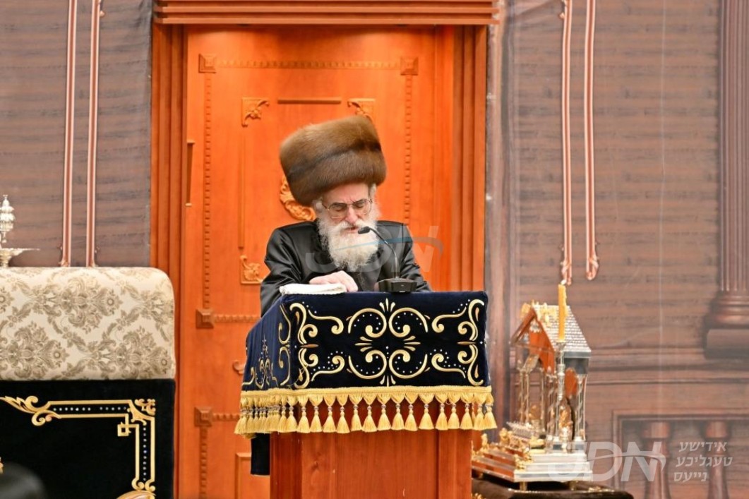 חנוכה אין חצר הקודש וויזניץ