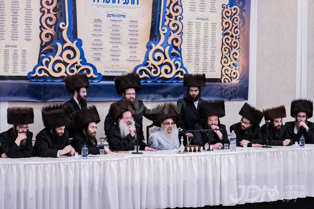 בחינה פומבי אויף מסכתות הש&quot;ס במסגרת ותלמודו בידו פאר תלמידי ישיבות קטנות ד&#039;סאטמאר פון ניו יארק‎