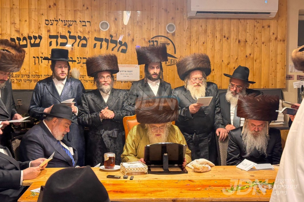 האדמו&quot;ר מתולדות אהרן שב&quot;ק אין קערעסטיר, אונגארן