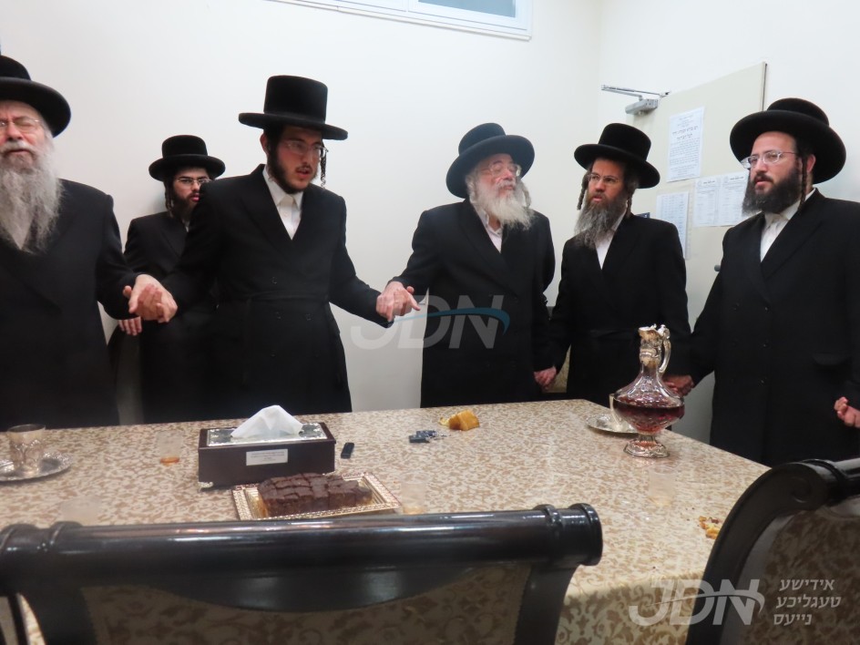 שמחת הווארט פון אן אייניקל פון האדמו"ר מחוג חתם סופר