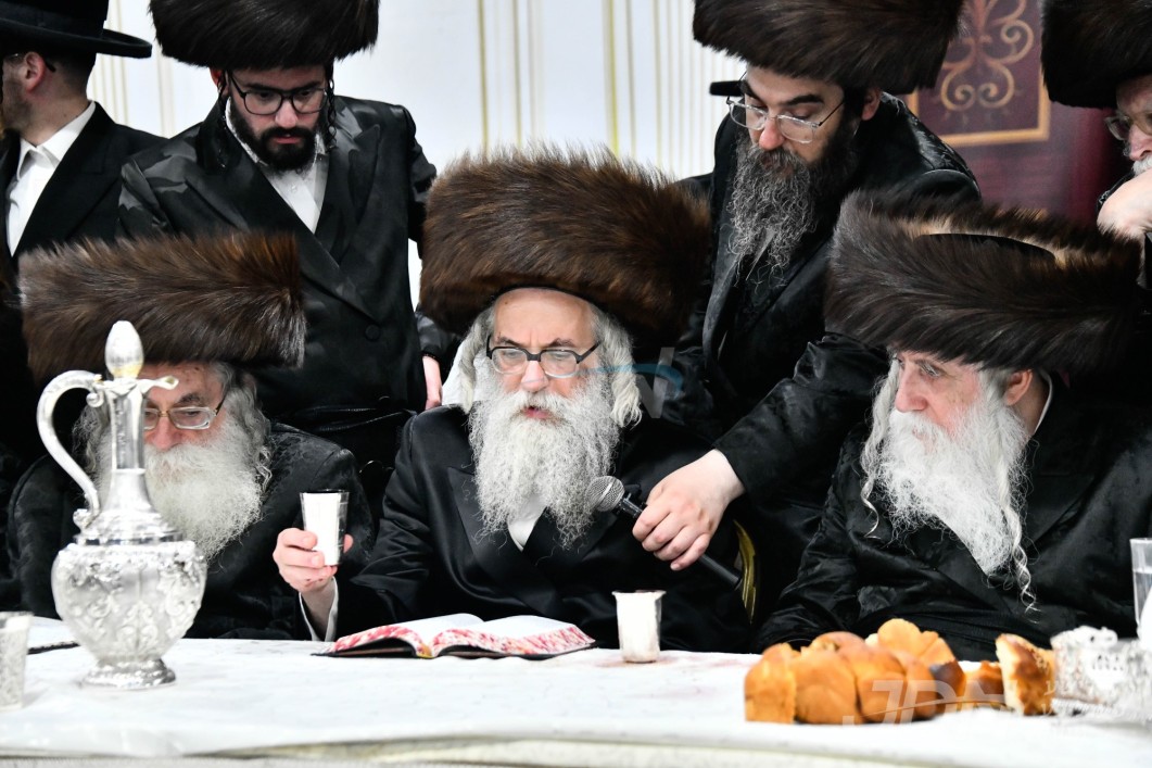 נייע ביהמ"ד "ברכת זאב זלאטאפאלי" עפנט זיך דעם שבת אין מאנסי, בנשיאות הגה"צ ר' נחמן יוסף טווערסקי