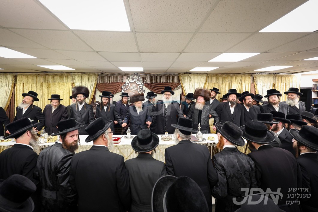 שמחת התנאים בבית זוועהיל - טרעבישאן - פינסק קארלין