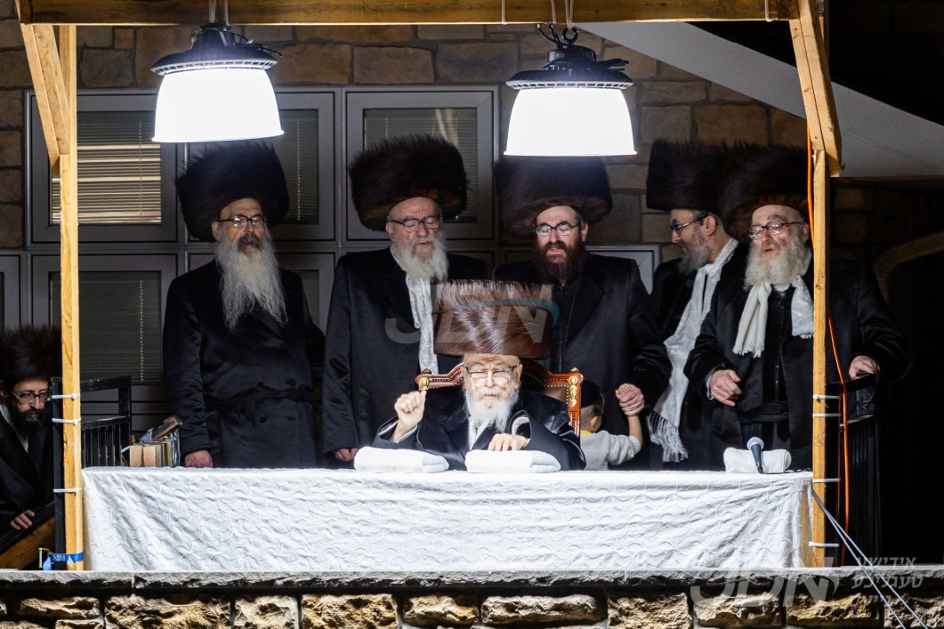 האדמו&quot;ר מסקווירא ביים באגלייטן מוצאי יום כיפור