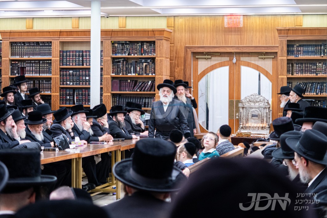 זאת חנוכה ביי האדמו"ר מוויזניץ פון ירושלים