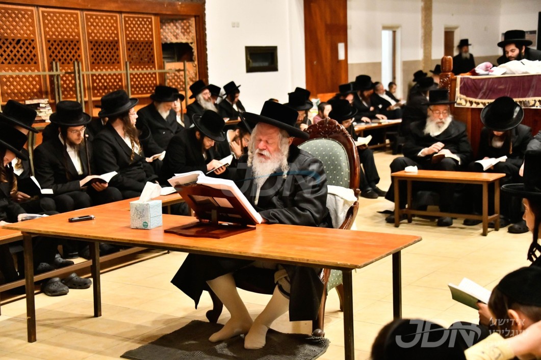 תשעה באב אין חצר הקודש פרימישלאן