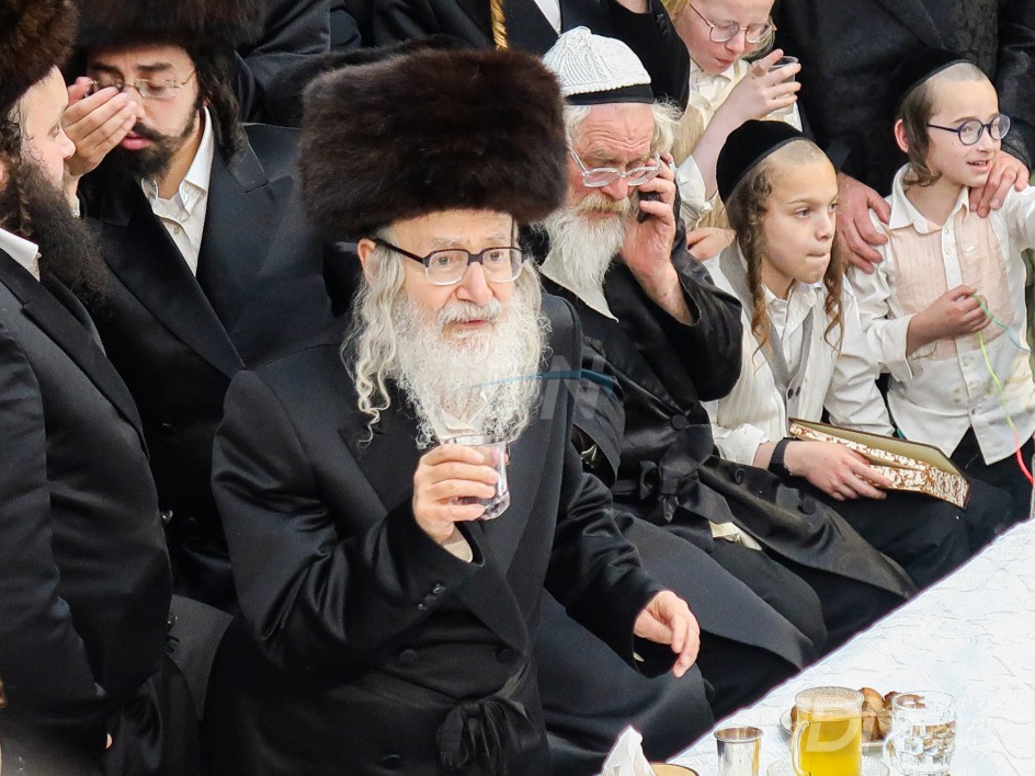 יום טוב שבועות אין חצר הקודש אמשינוב