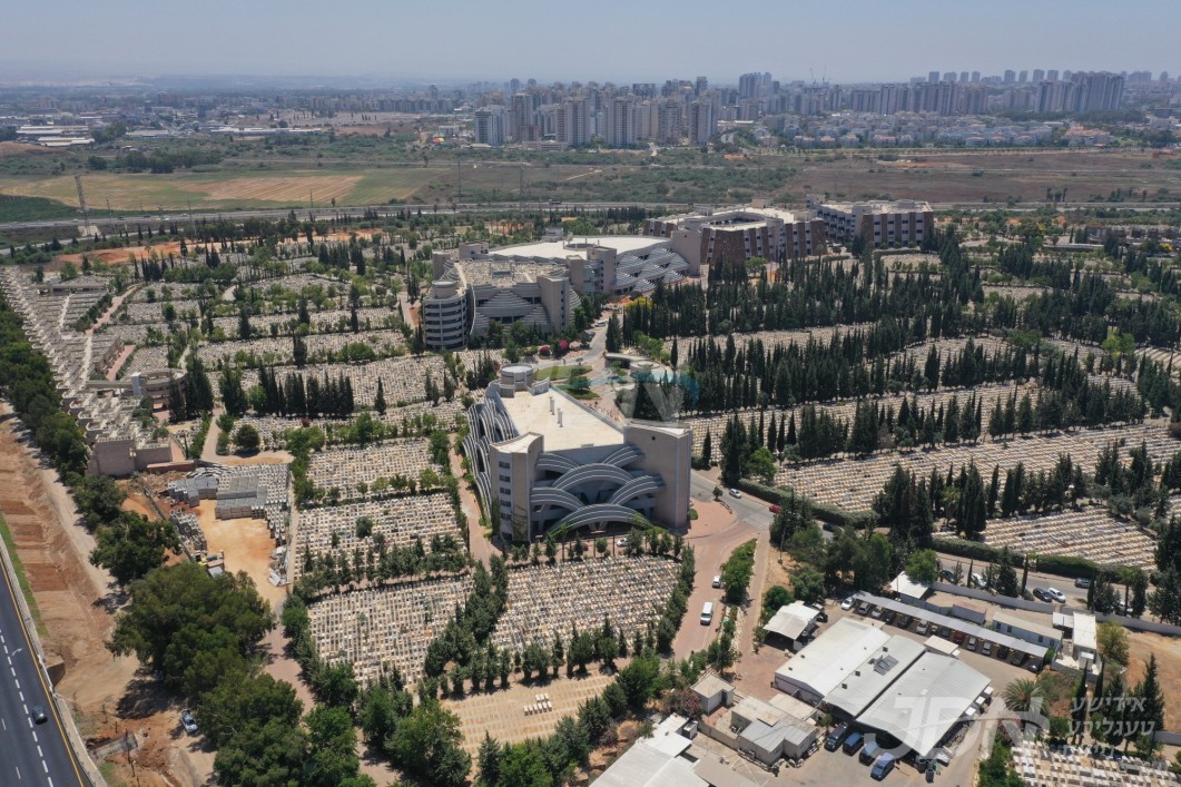 חברה קדישא אין קרית וויזניץ ב&quot;ב וועט מקדש זיין א נייע חלקה אין בית החיים ירקון פתח תקוה