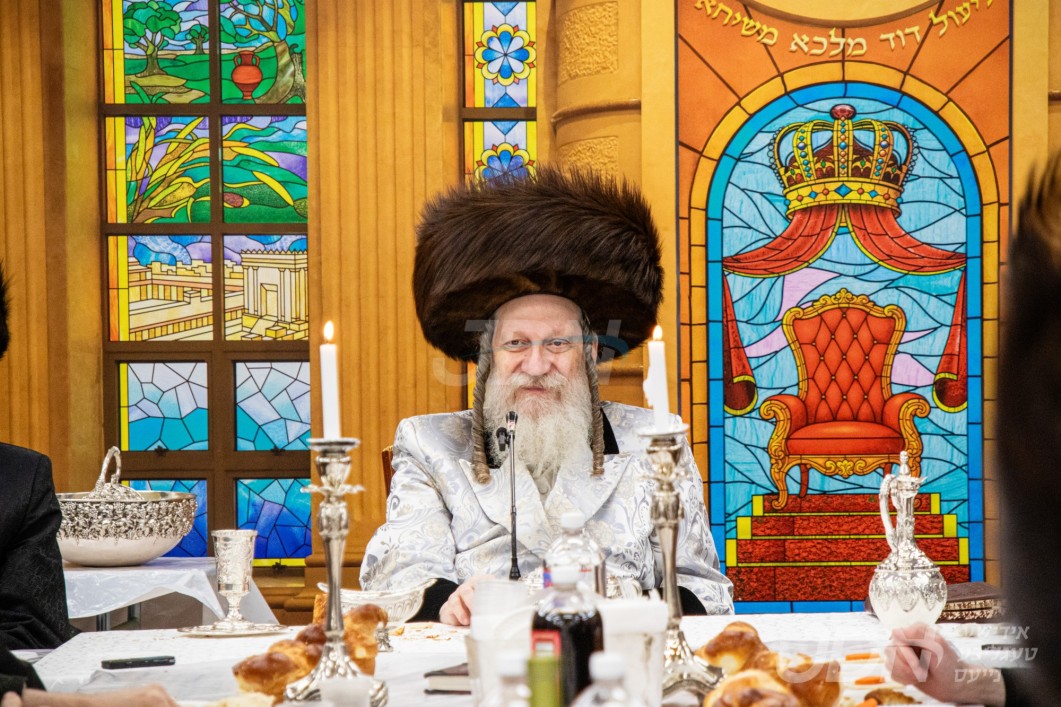 סוכות אין חצר הקודש בורשטין