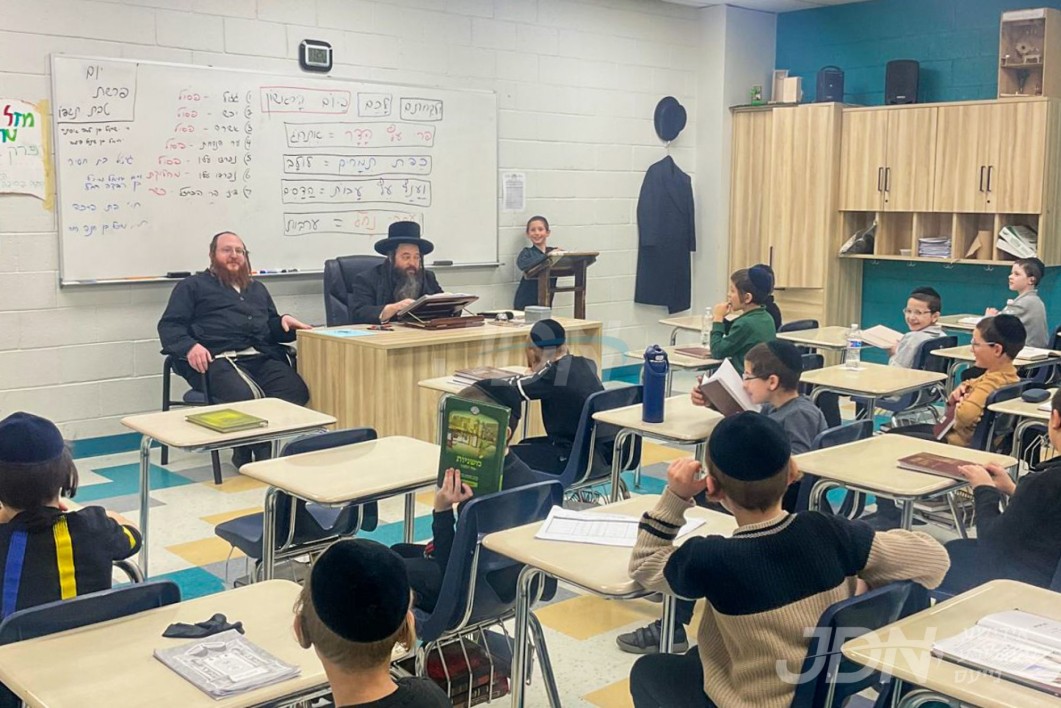 הרב יואל היילברון מנהל ת"ת אהבת תורה ביים פארהערן קינדער פון ת"ת סטאלין אין לעיקוואד