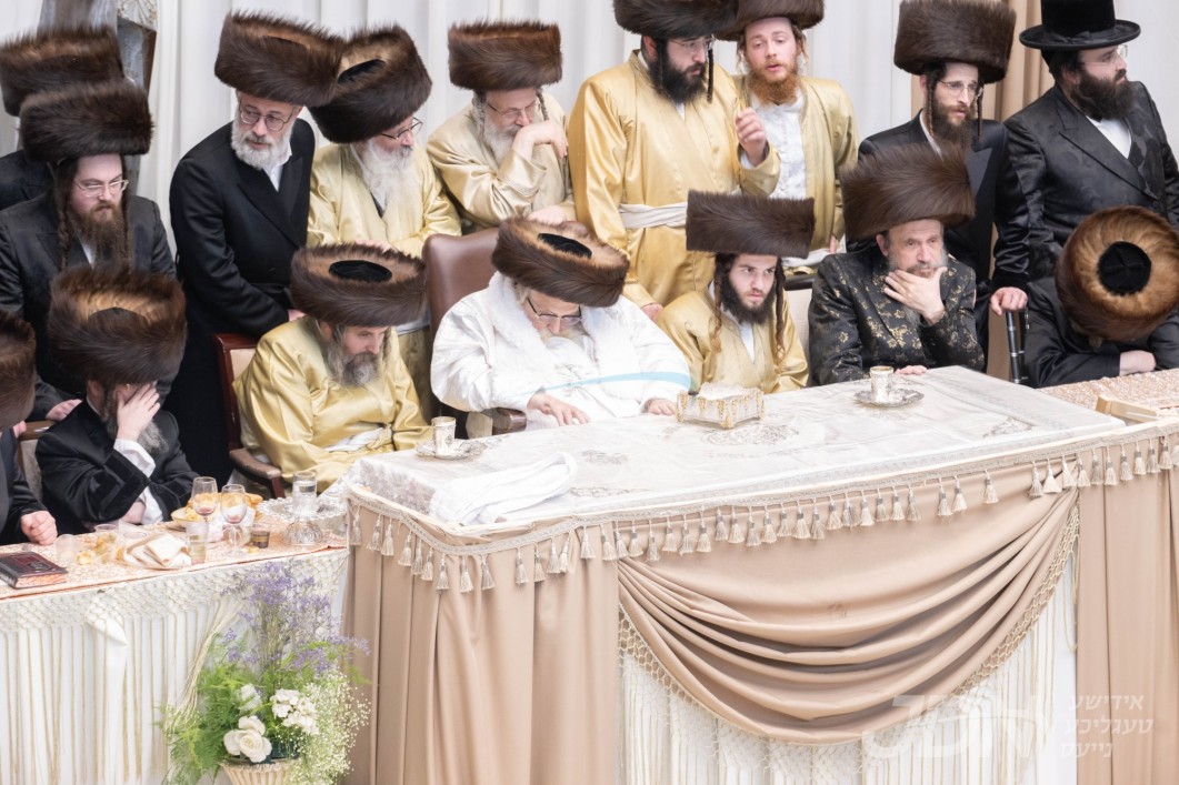 שמחת החתונה פון אן אייניקל פון האדמו"ר מתולדות אברהם יצחק