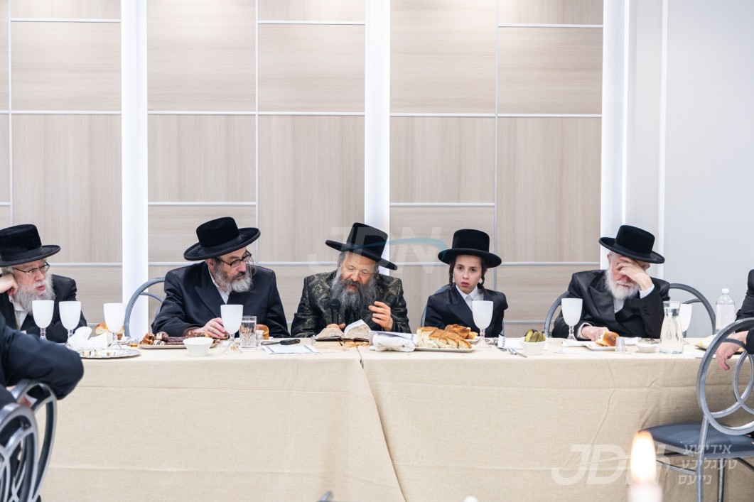 שמחת הבר מצוה פון אן אייניקל פון האדמו&quot;ר מבאבוב-45