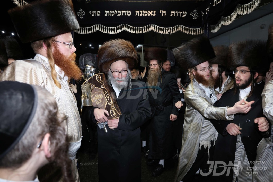 הכנסת ספר תורה צו ביהמ"ד קהל חסידי ירושלים אין בית שמש